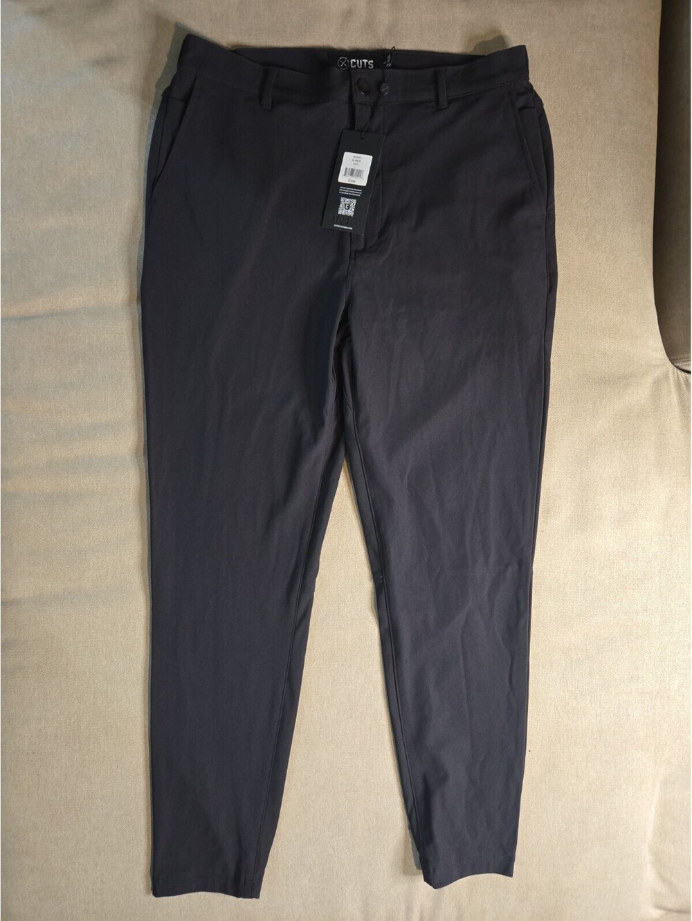 NWT Cuts AO Jogger Pants Men’s Size Large In Black